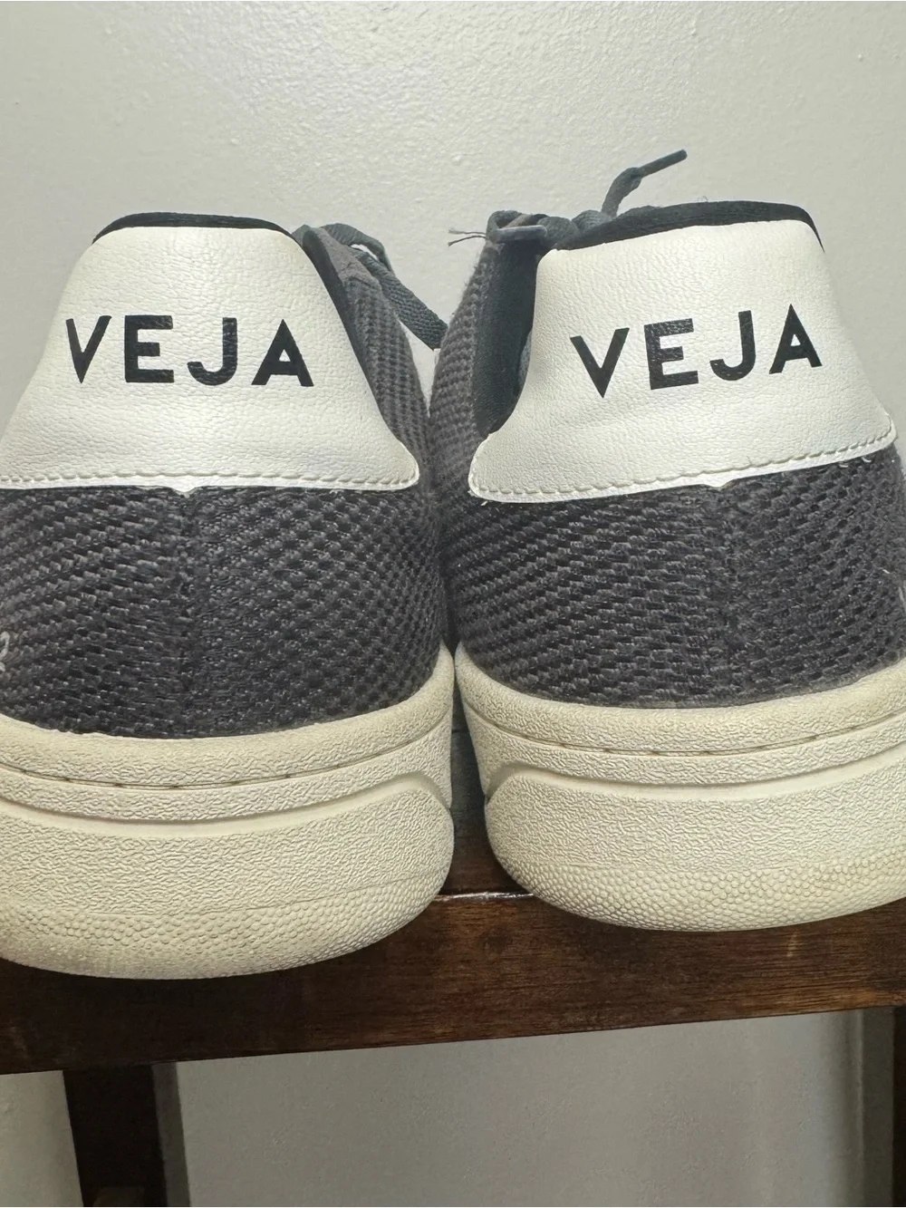 Men’s Veja Dark Gray V-12 Sneakers 10.5